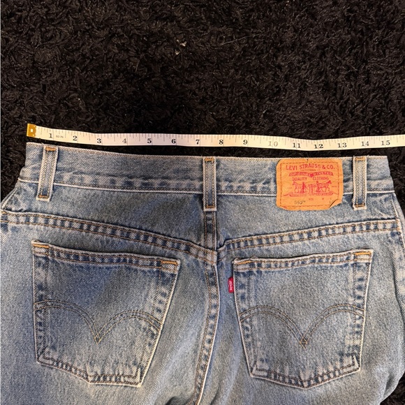 LEVIS 550 relaxed fit medium wash SZ 12 MIS L FITS LIKE AN 8 - Picture 8 of 10